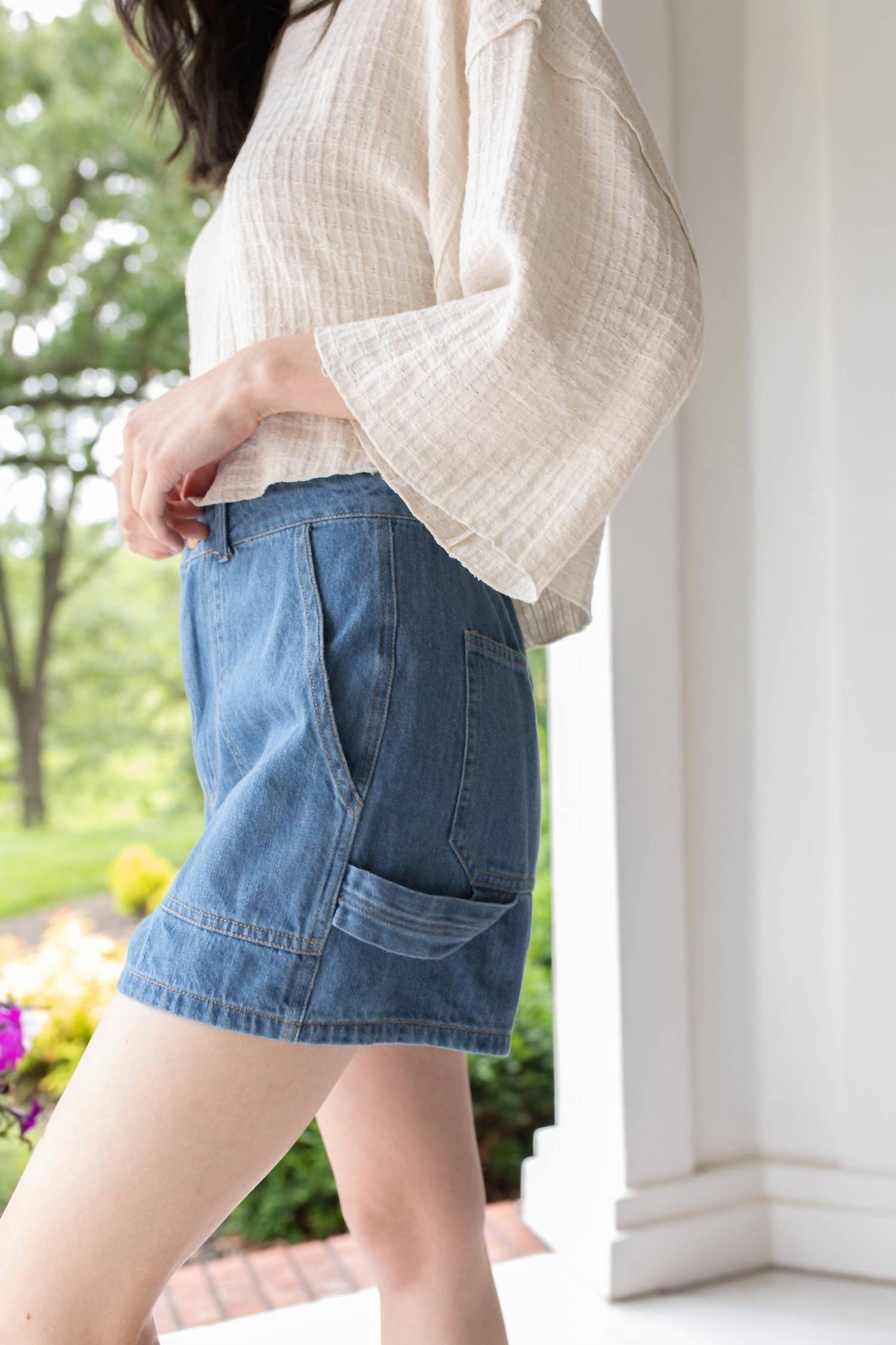 ee:some Classic And Cool Shorts in mineral wash - women's shorts - detail view