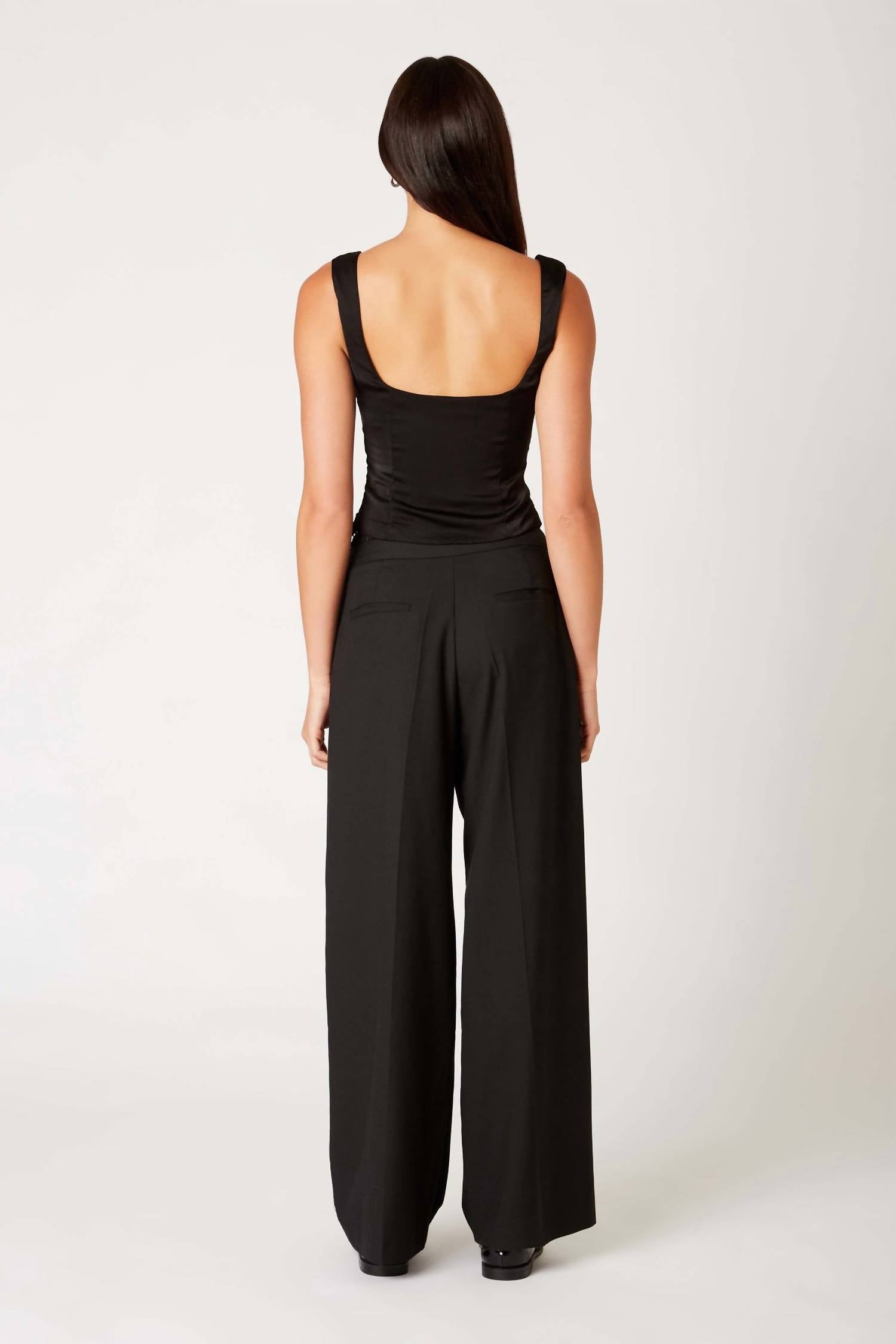Nia - Harry Trouser