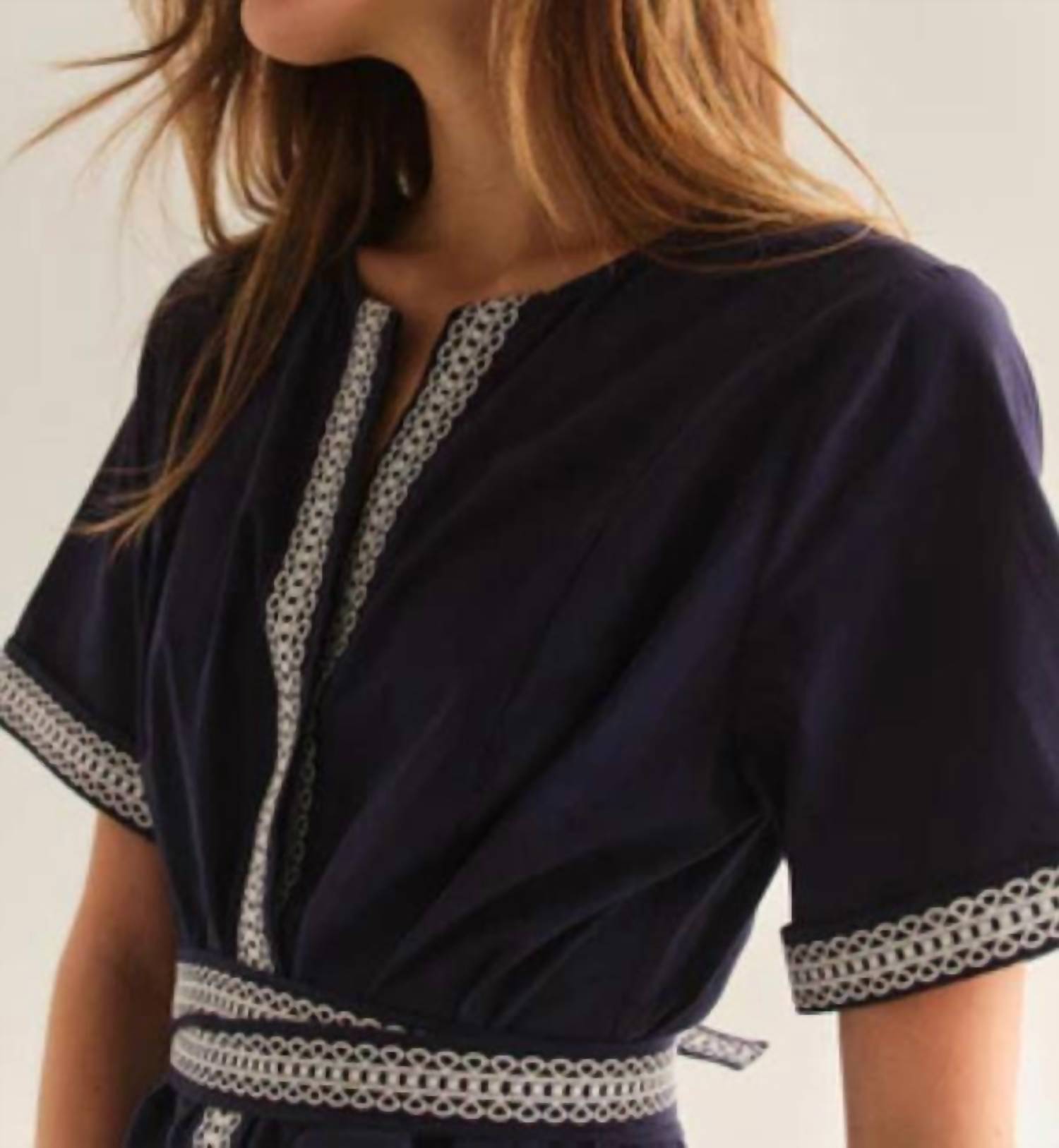 Cartolina Nantucket - Hadley V-neck Embroidery Romper