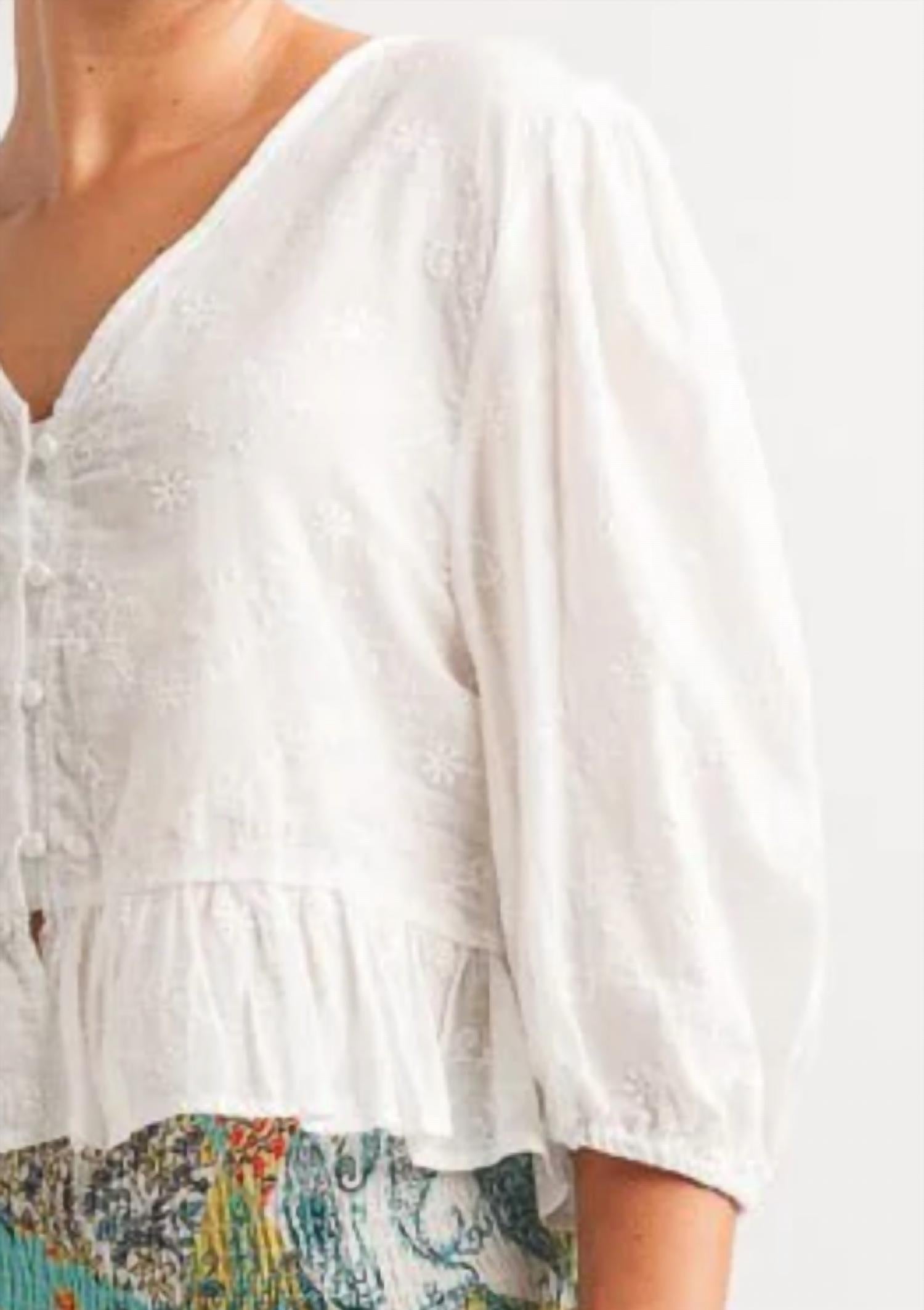 Papillon - 3/4 Sleeve With Elastic Embroidered Top