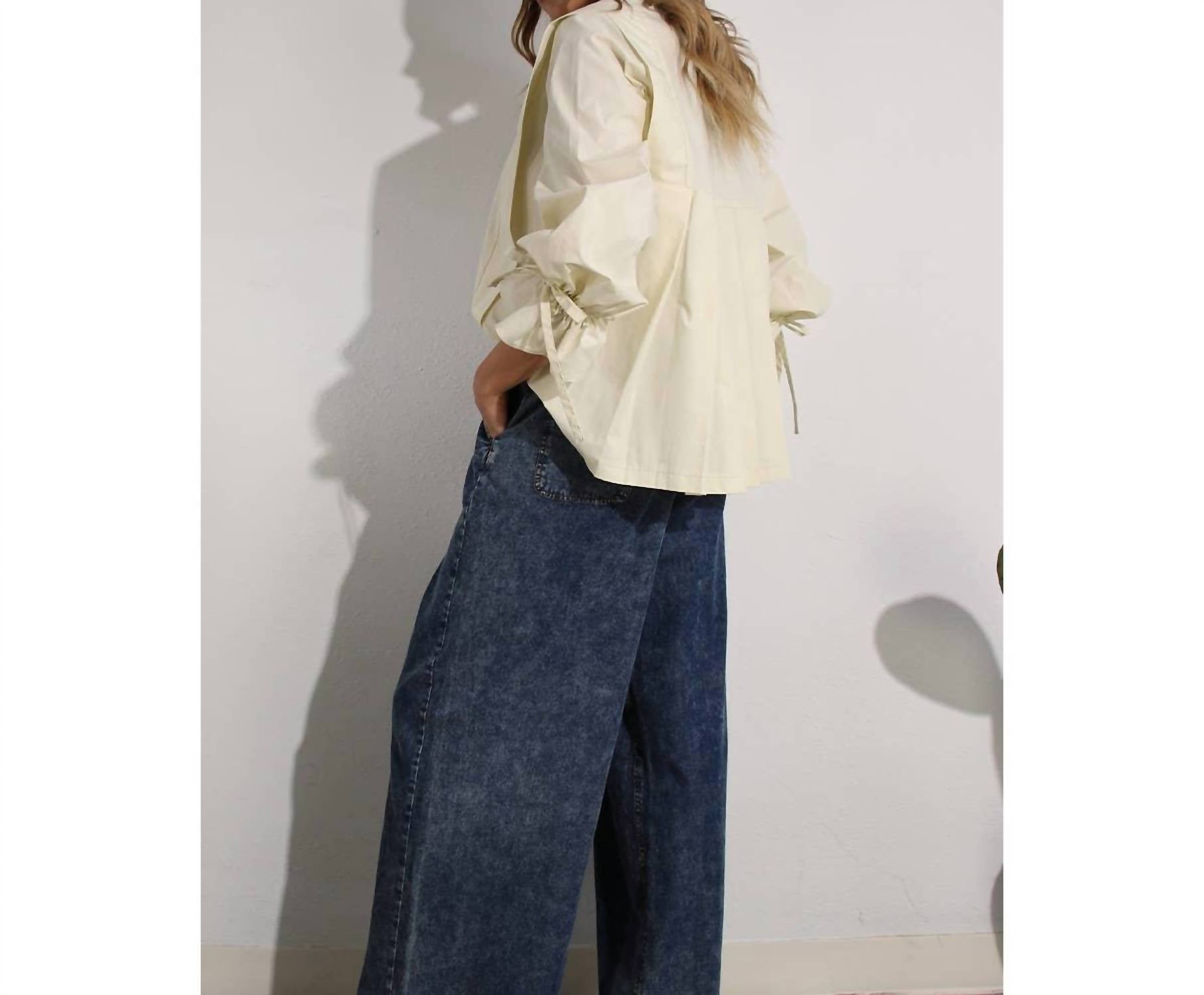 Mulla - Pleated In Back Cotton Blouse