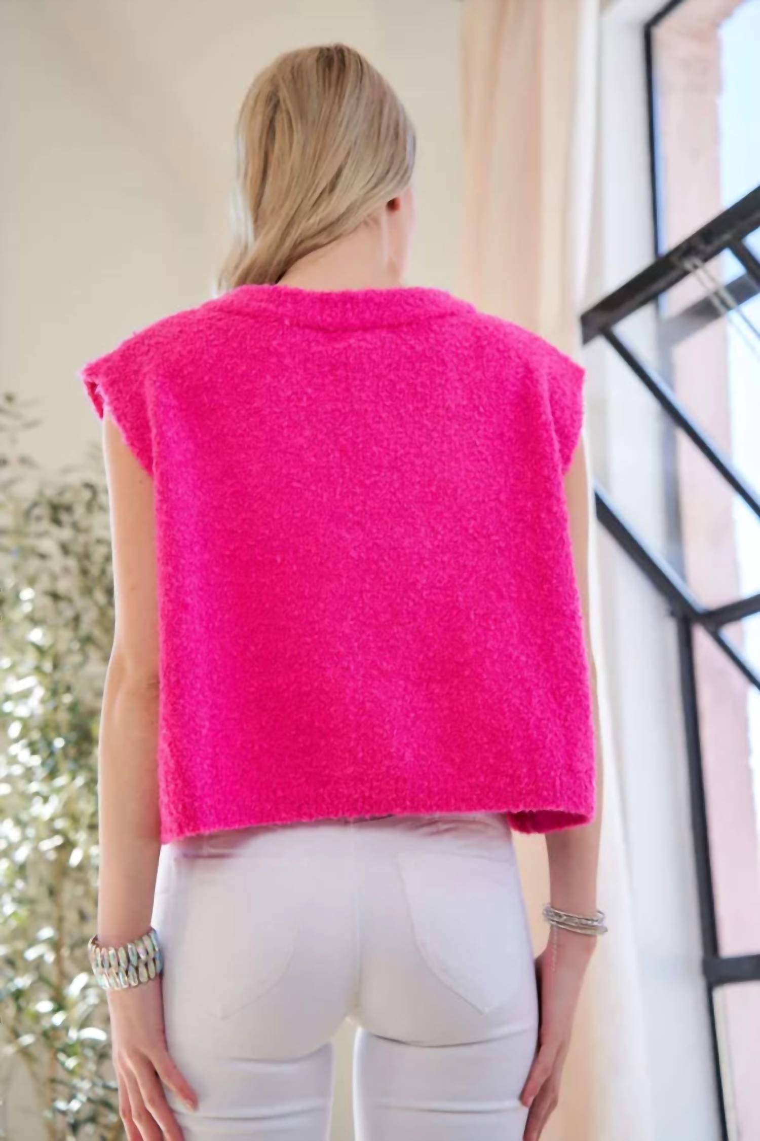 Davi & Dani - Solid Round Neck Sleeveless Knit Sweater