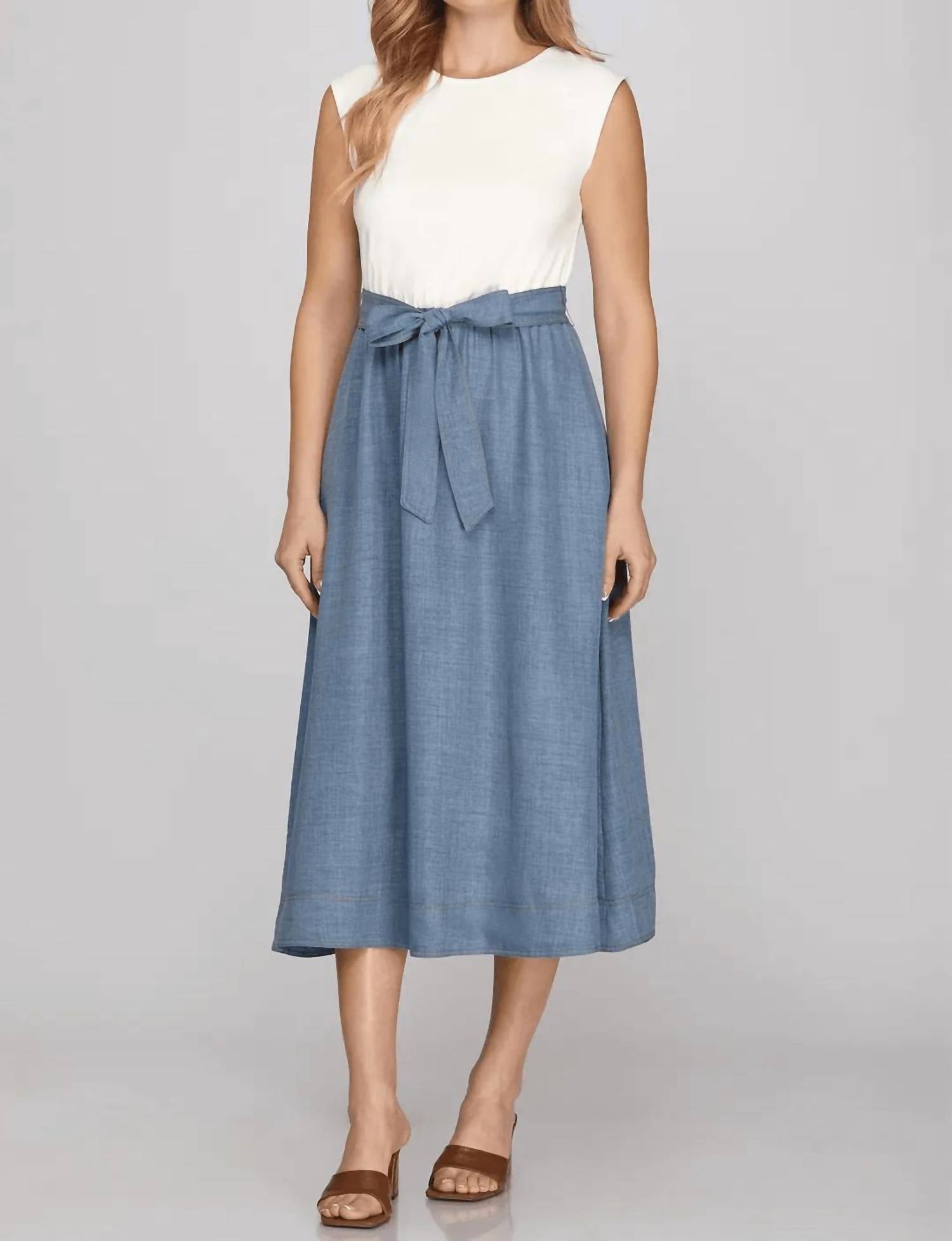 She + Sky - Sleeveless Midi Dress