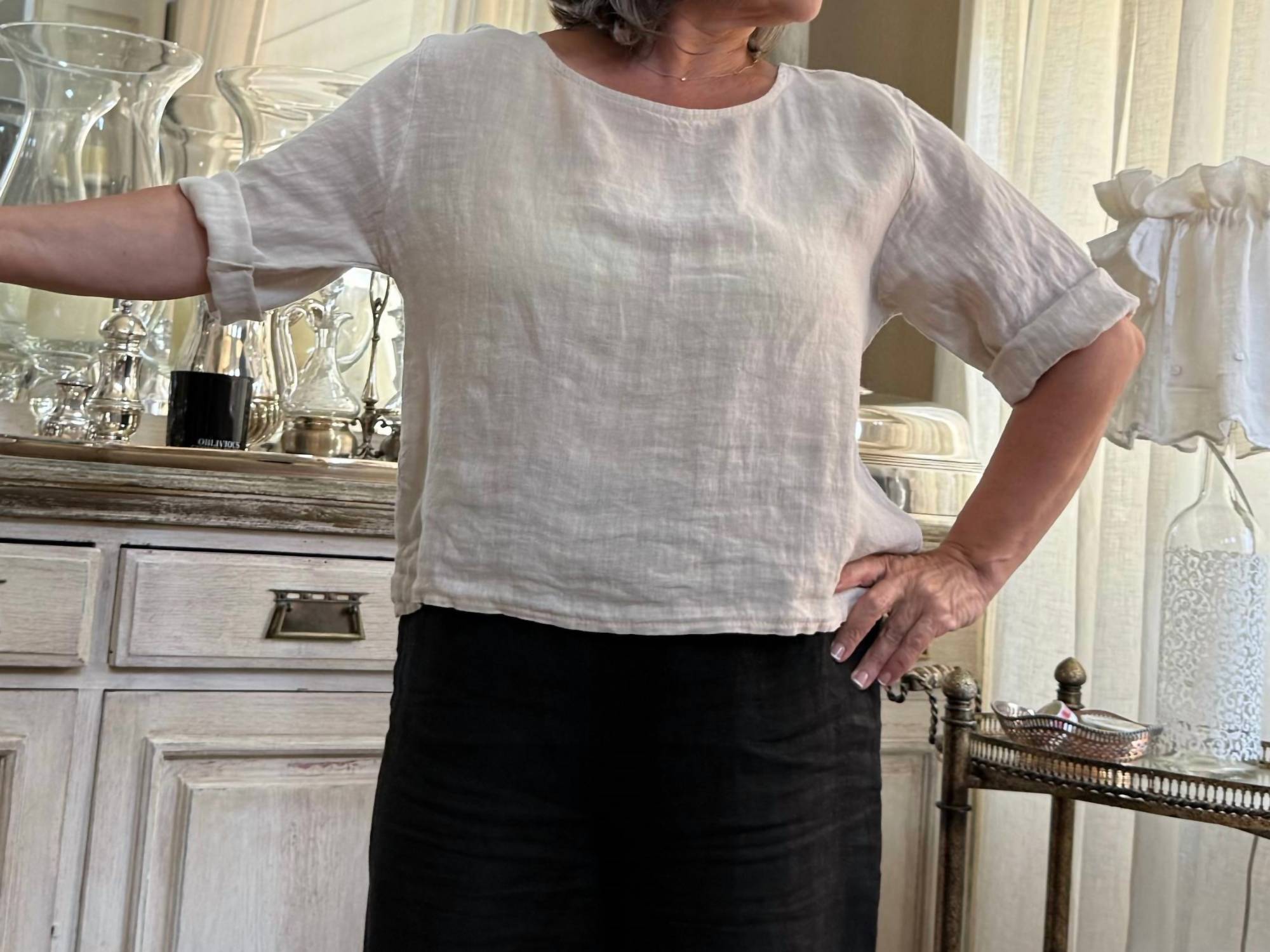 Made In Italy - Serenity button back linen top