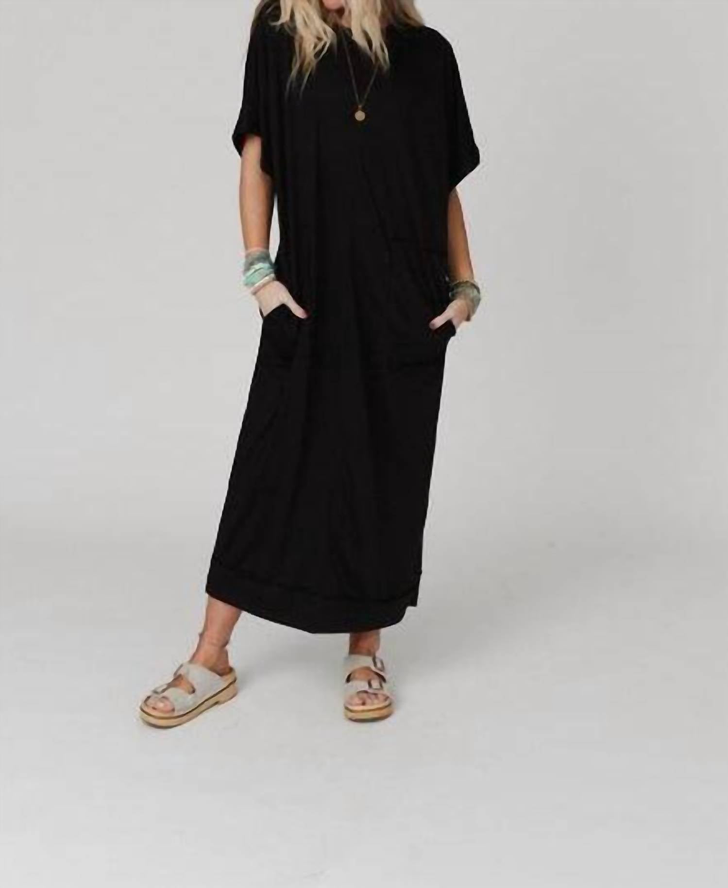 Three Bird Nest - Short Sleeve T-Shirt Maxi Dress