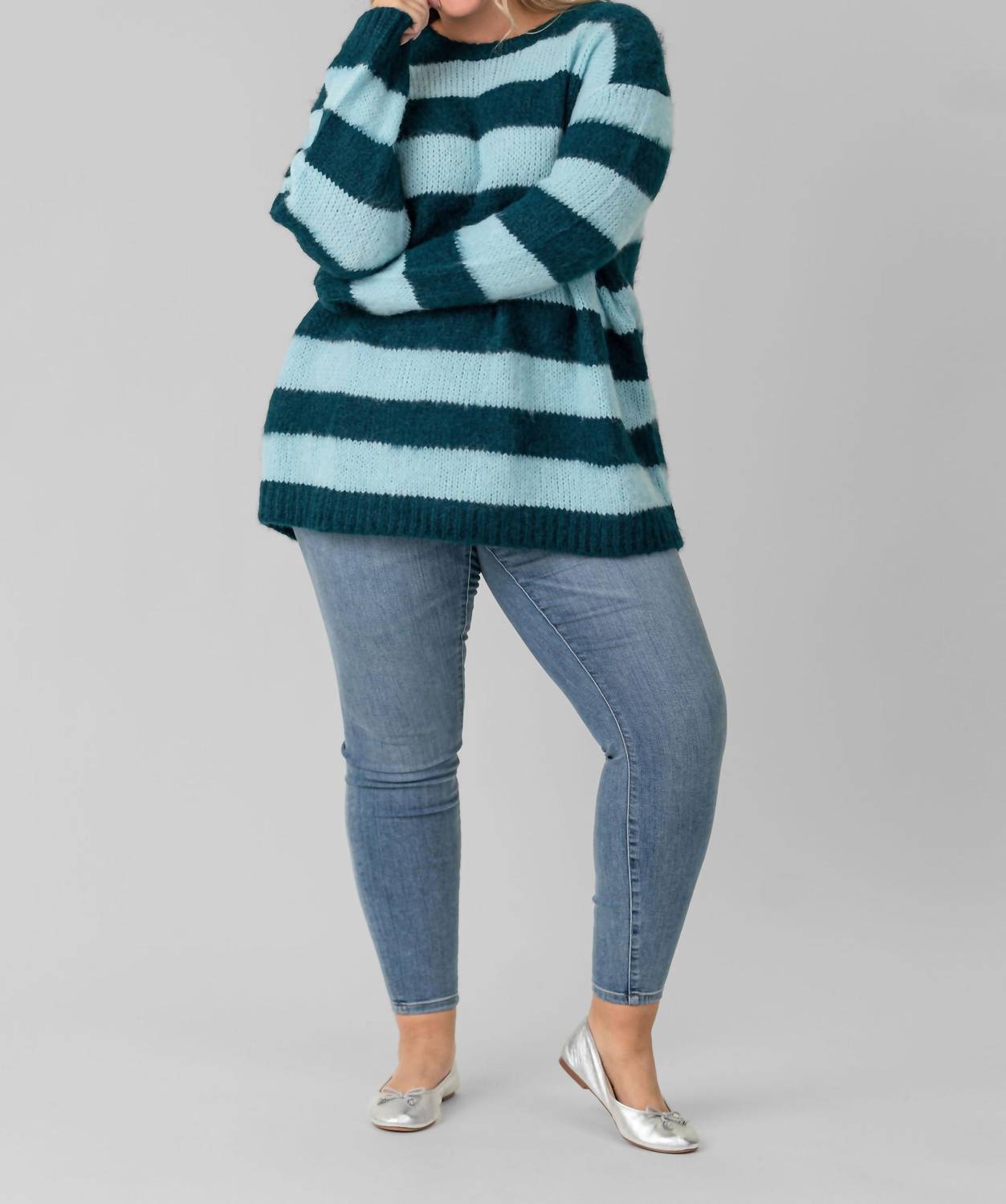 De Loreta - Oma Stripe Long Sleeve Sweater - Plus