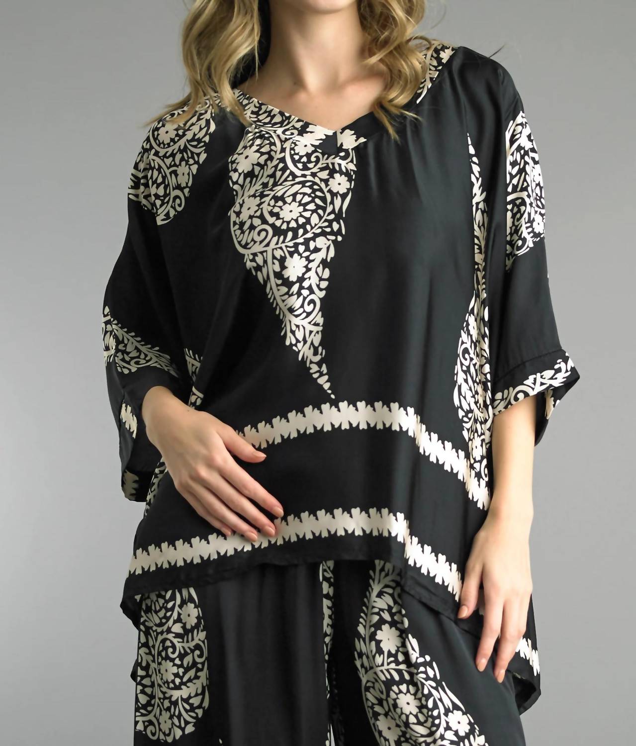 Tempo Paris - V-neck Silk Top