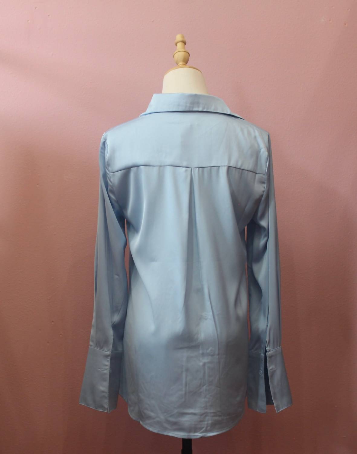 CHOKLATE PARIS Women's Léa Satin Shirt in blue - women's shirt - detail view