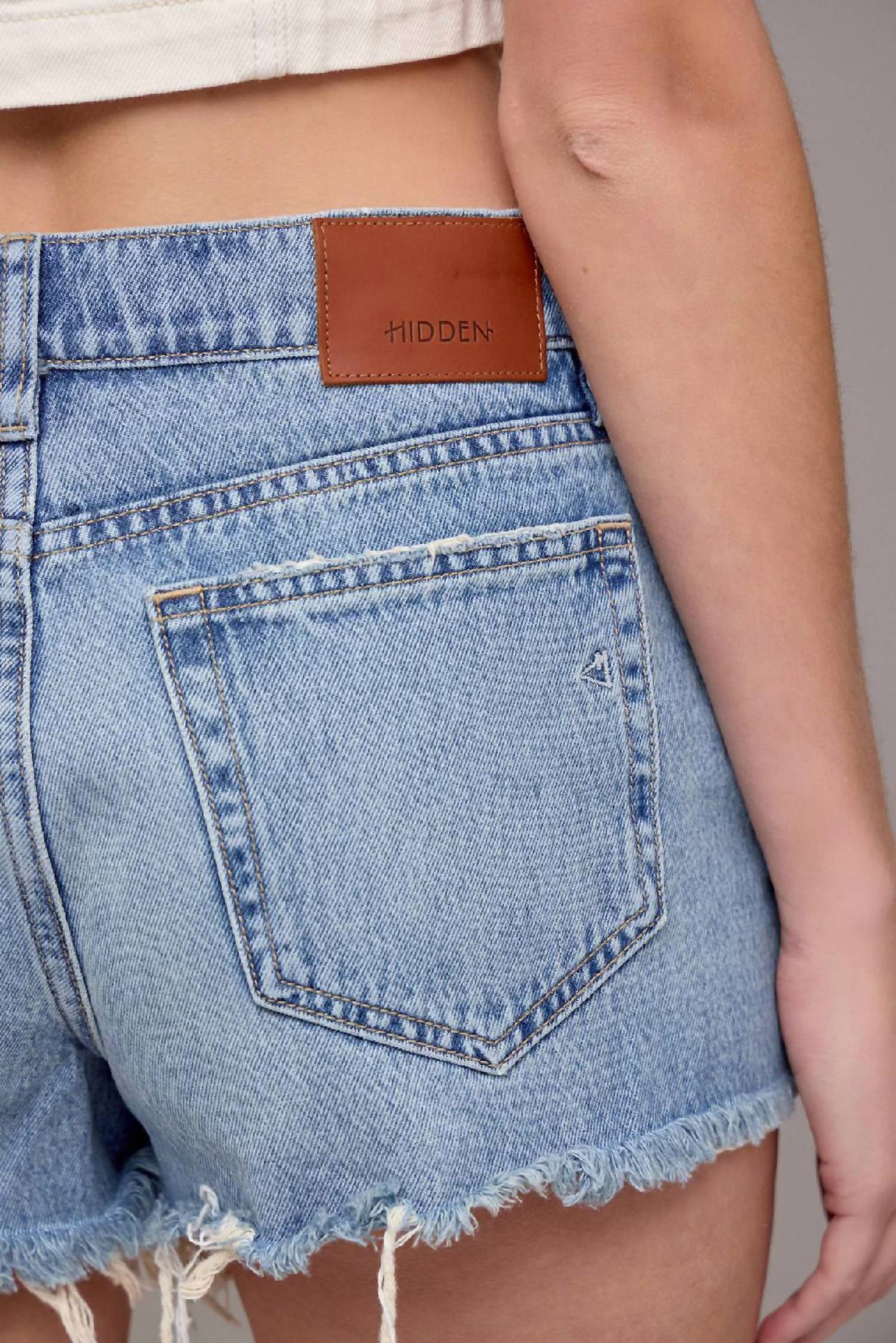 Hidden - Kayla Relaxed Rivet Jean Shorts