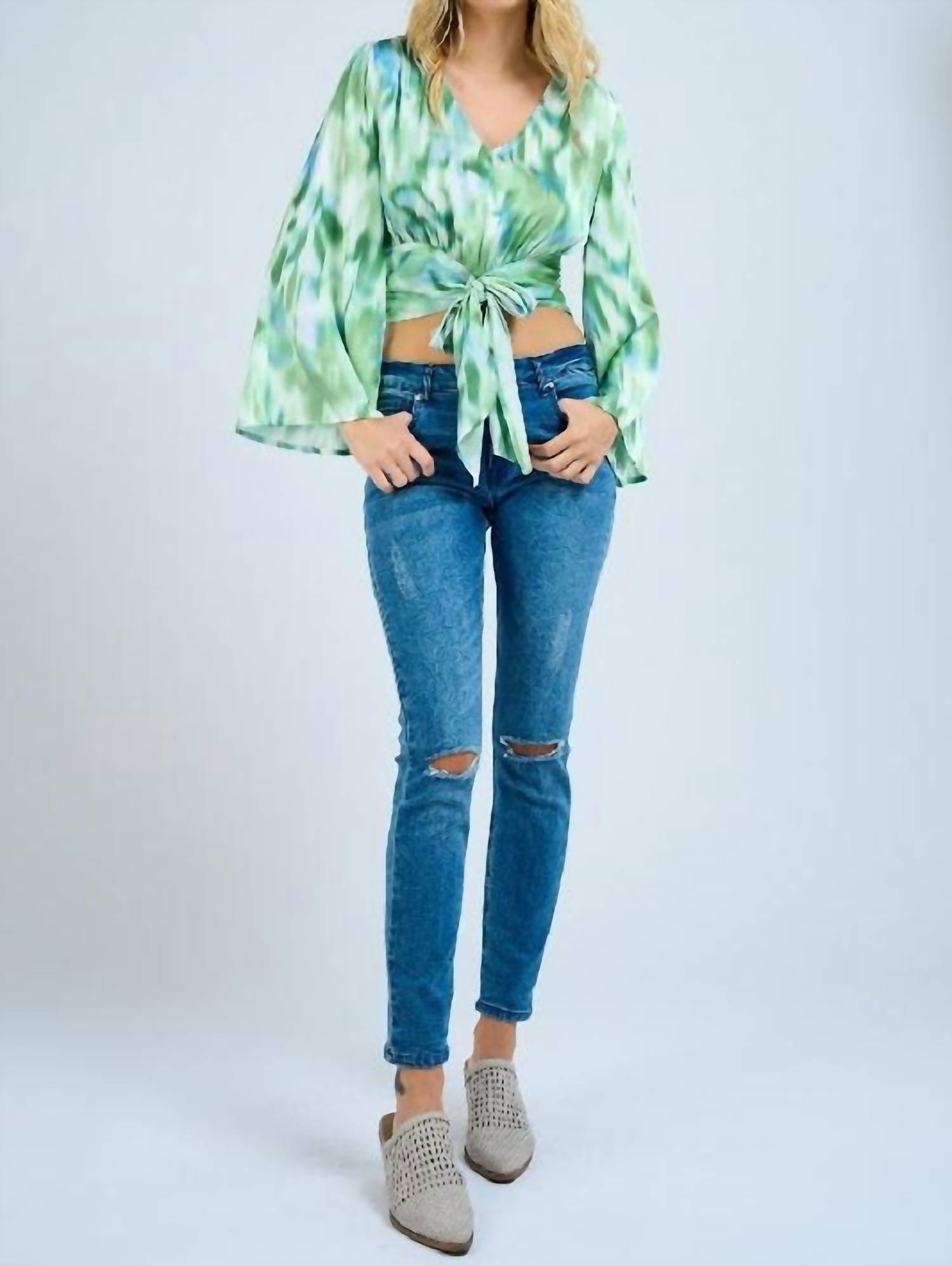 Llove - Bowtie Crop Flare Sleeve Top