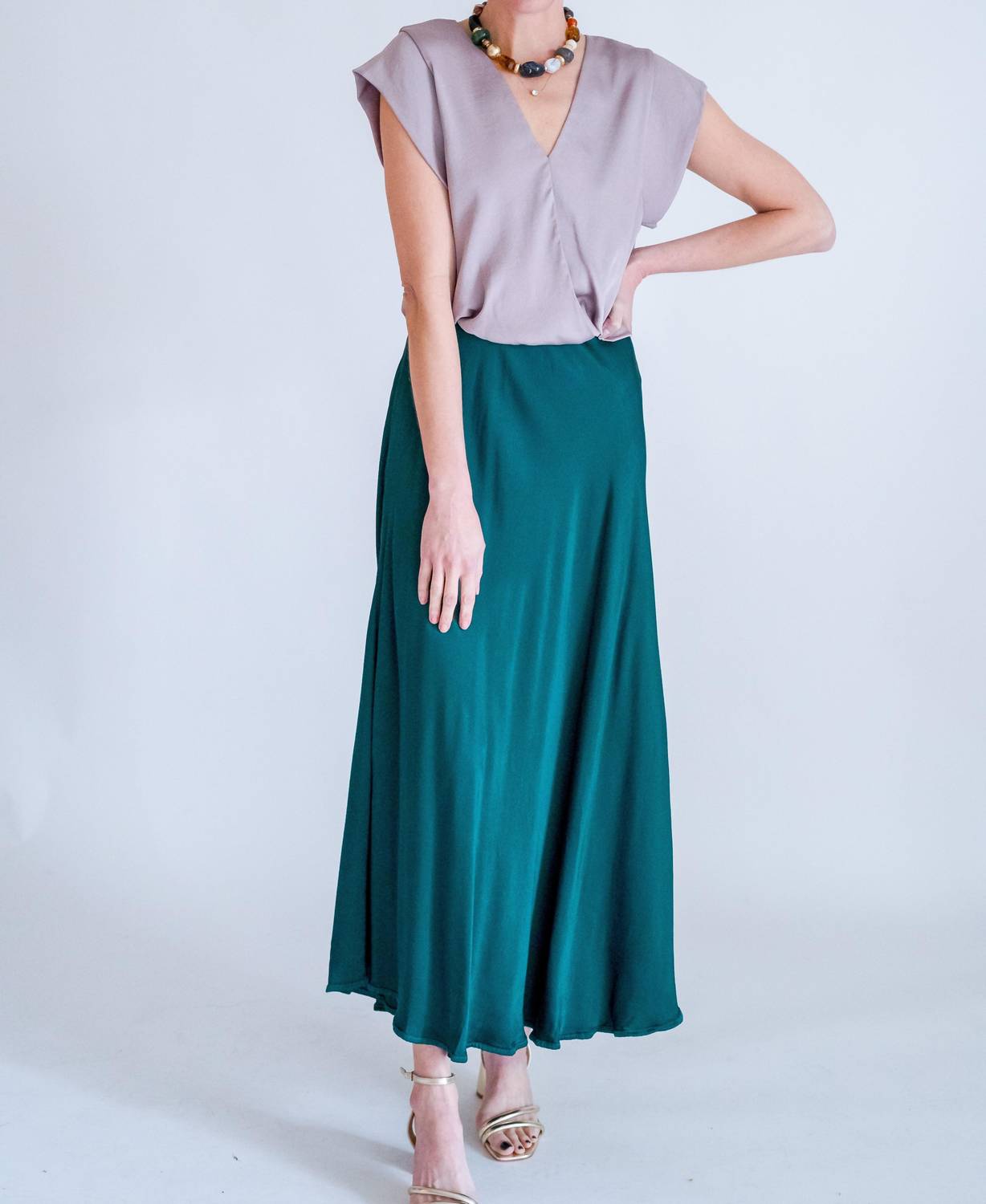 Kld. Signature - Satin Sleeveless V Neck Top