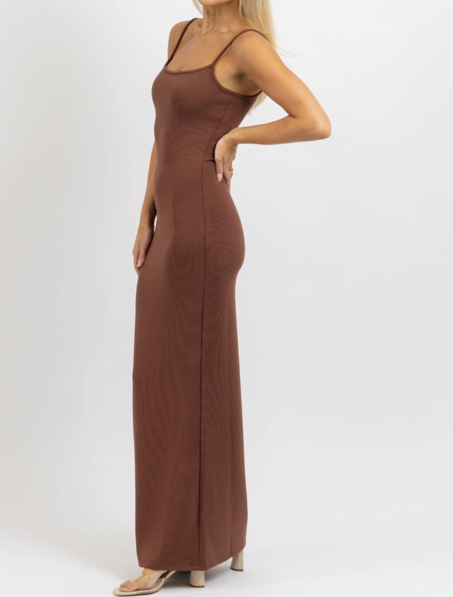 Vestis M - Ribbed Staple Maxi Dress