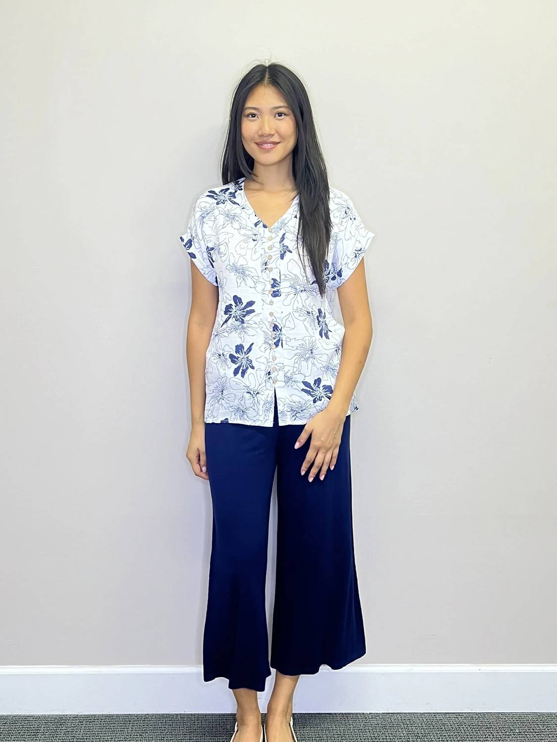 Papillon - Short Sleeve Crinkle Floral Button Front Top