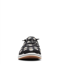 Clarks - Women's Breeze Ave Canvas Sneaker