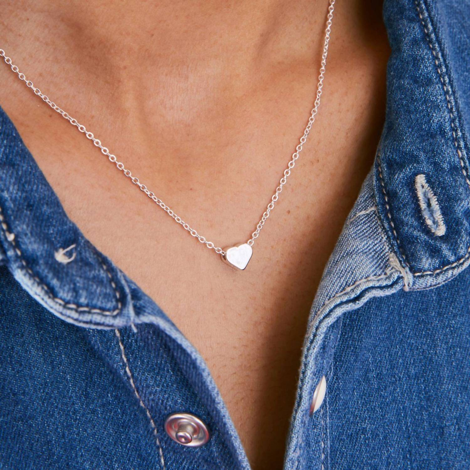White Label - Women's Tiny Heart Necklace