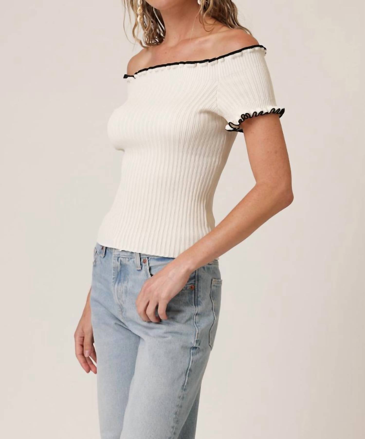 Line And Dot - Reonny Off The Shoulder Sweater