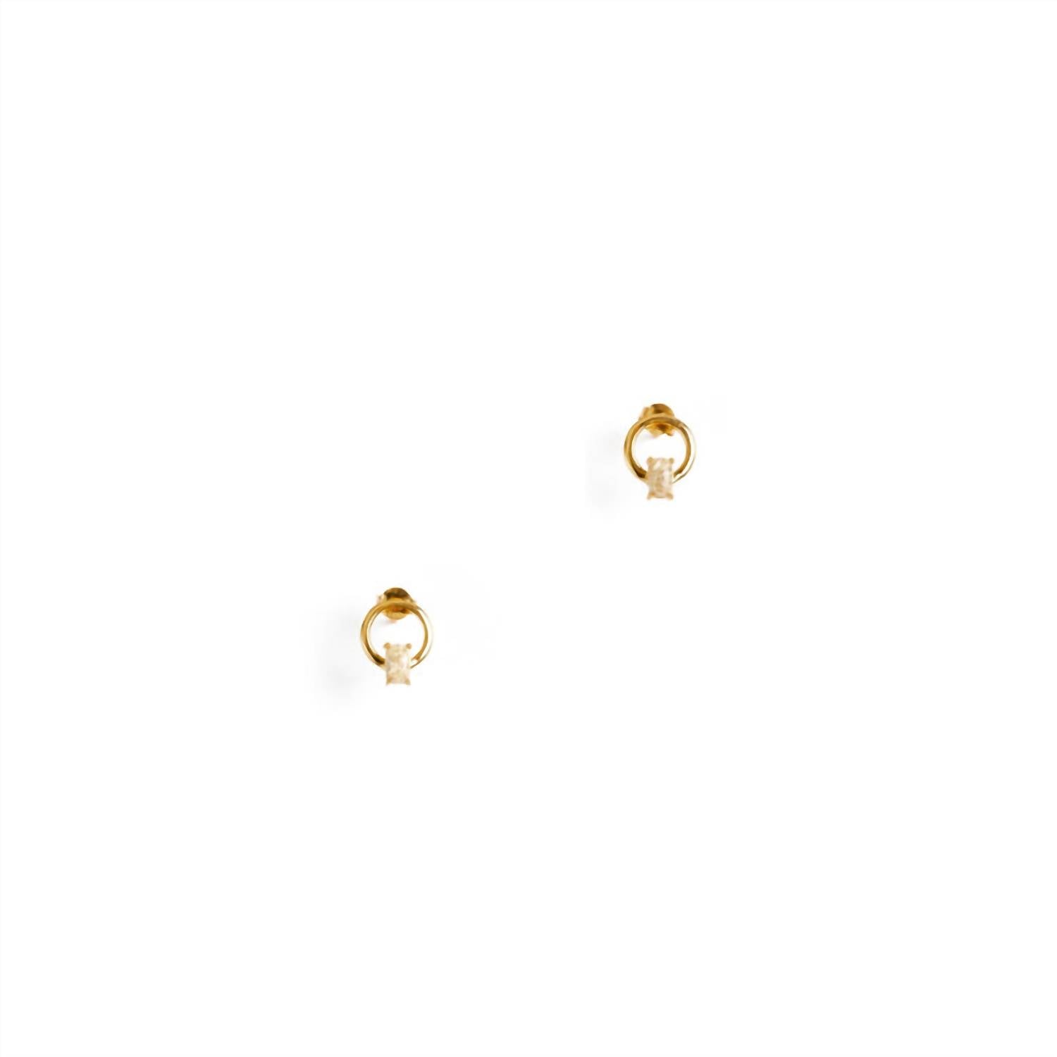 Hailey Gerrits - Women's Ionic Studs Earrings