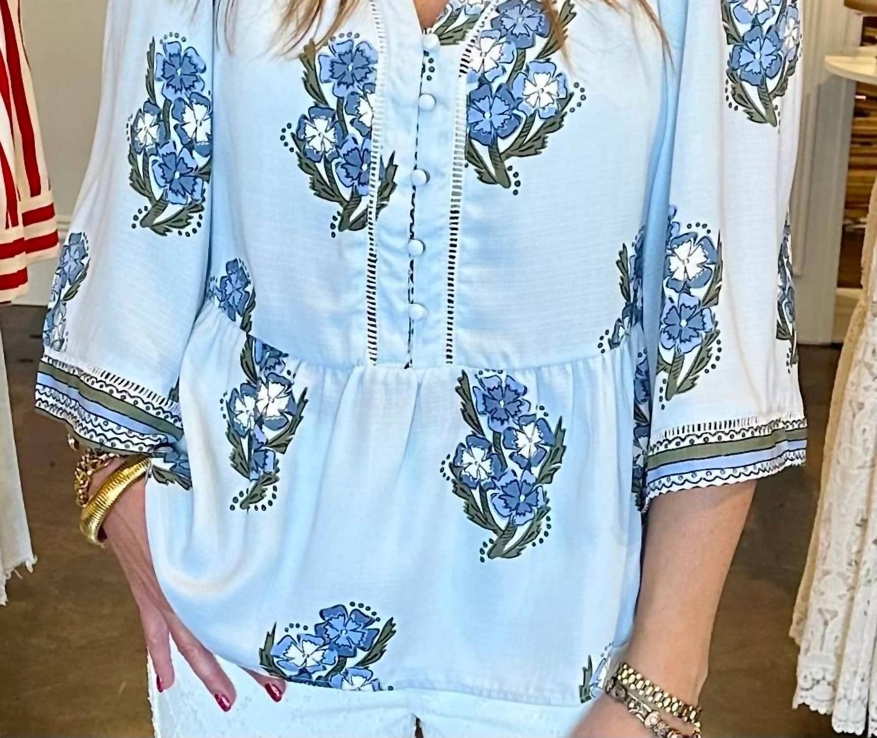 Mary Square - Monroe Fable V-neck Top