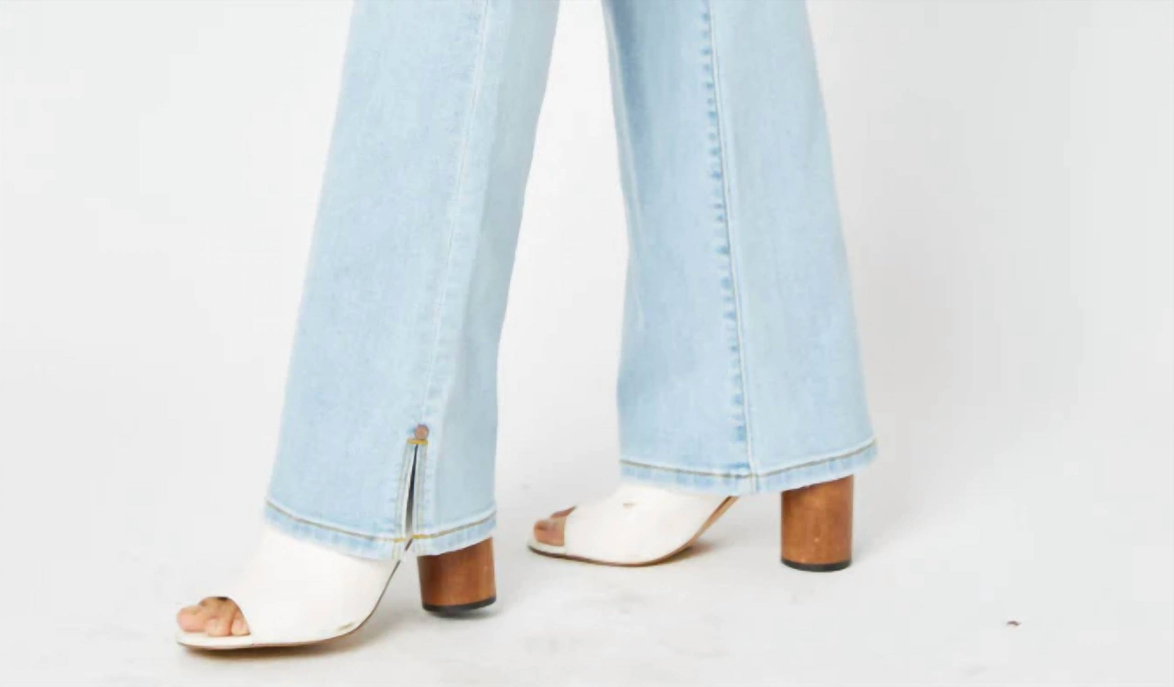 Judy Blue - Mid Rise Side Slit Bootcut Jeans