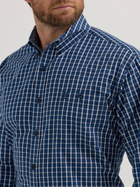 Wrangler - Women's George Strait Small Plaid Shirt