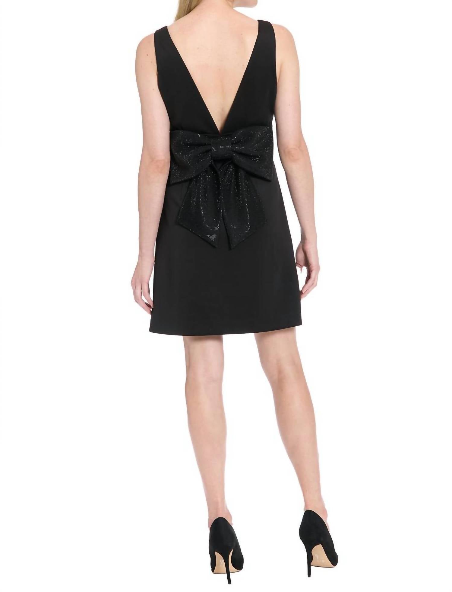 Maggy London - A Line Mini Dress With Embellished Bow