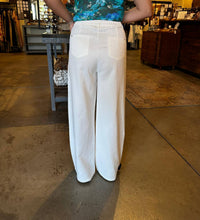 Sadie & Sage - Porto Pleated Back Stretch Pants