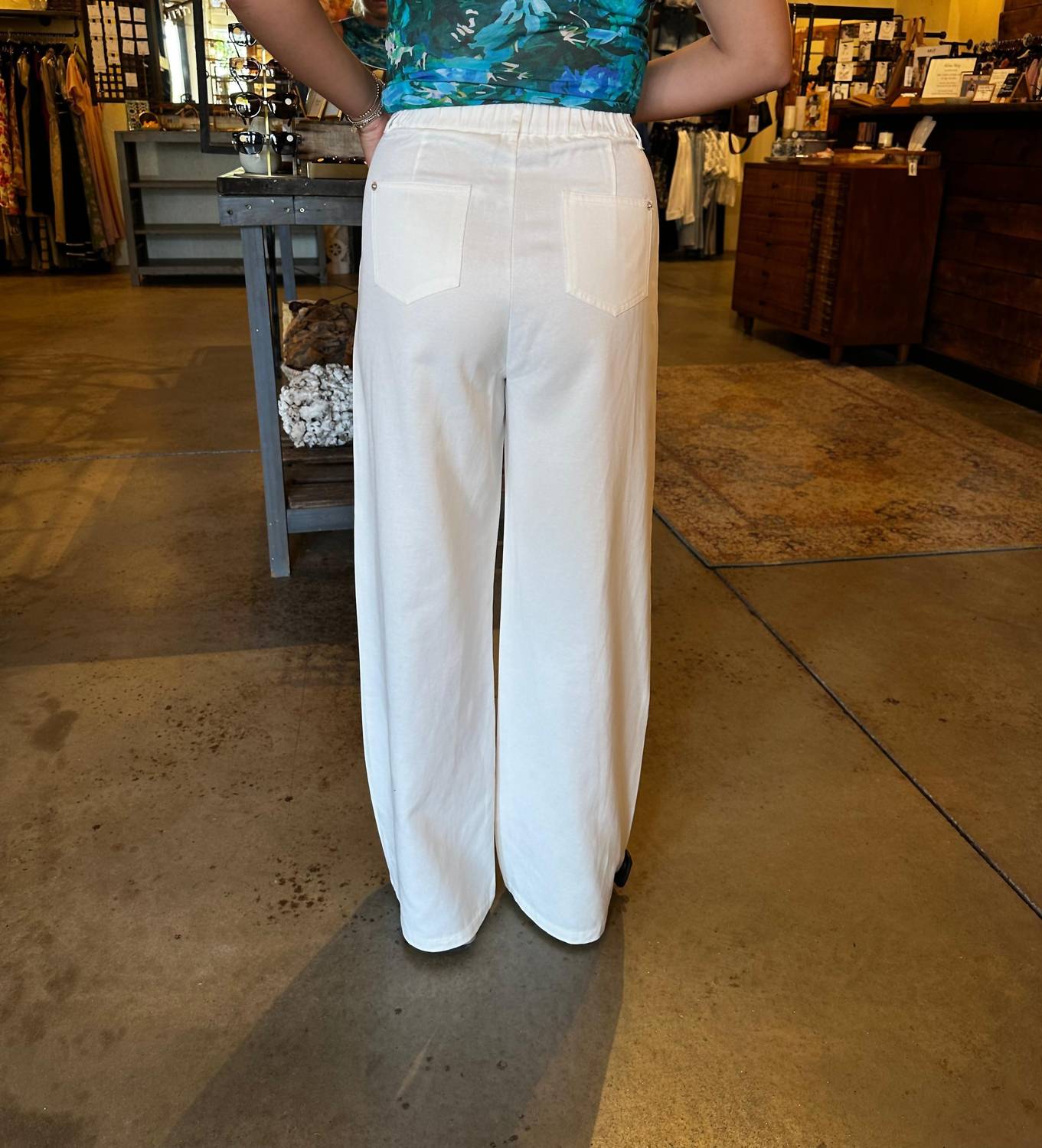 Sadie & Sage - Porto Pleated Back Stretch Pants