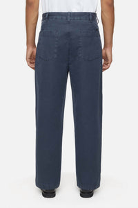 CLOSED Blomberg Wide Relaxed Pants in smokey blue - women's pants - detail view