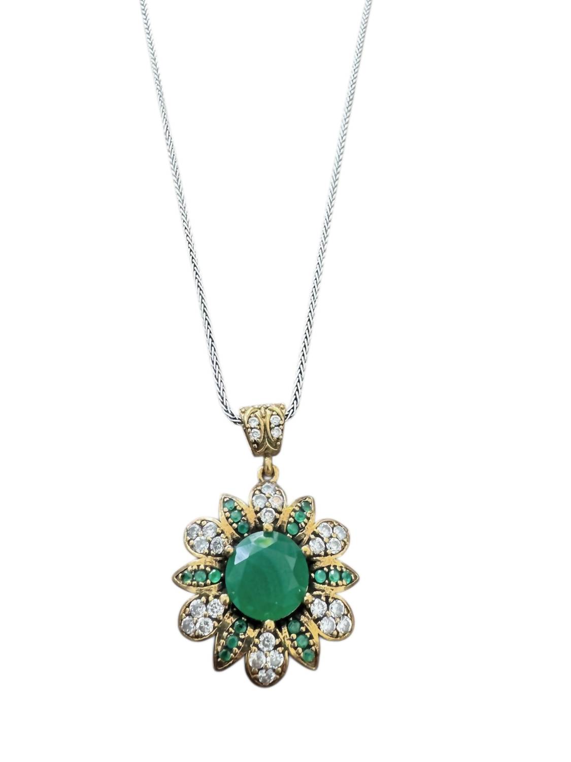 Avenue Chic - Flower Pendant