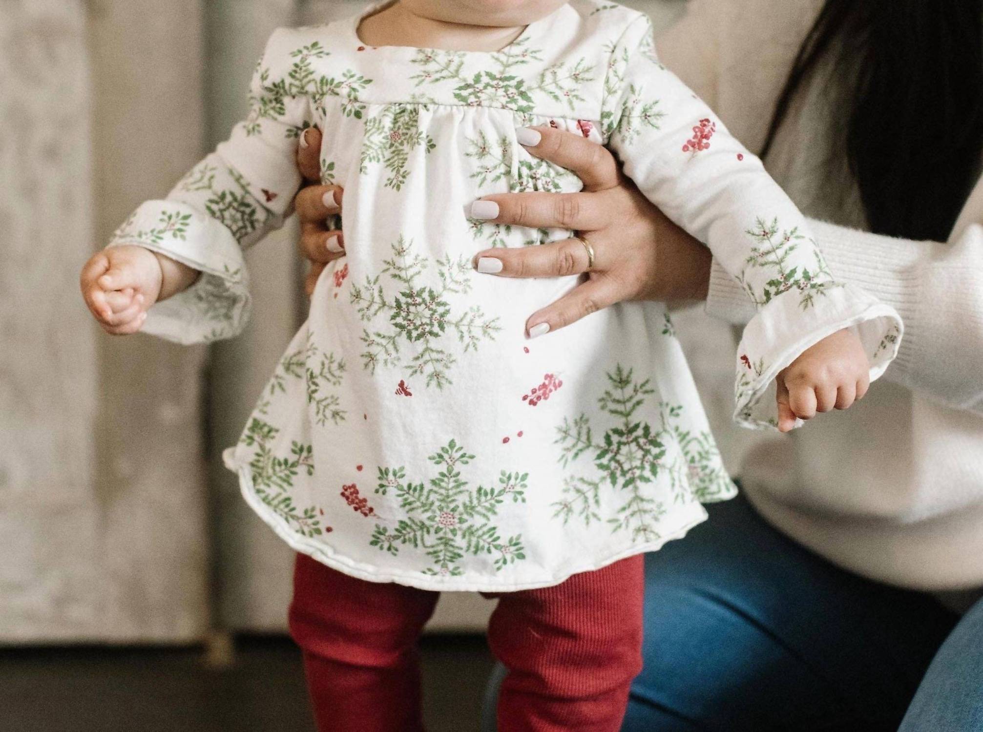 Burt'S Bees - Holiday Snowflakes Organic Tunic And Pants Set
