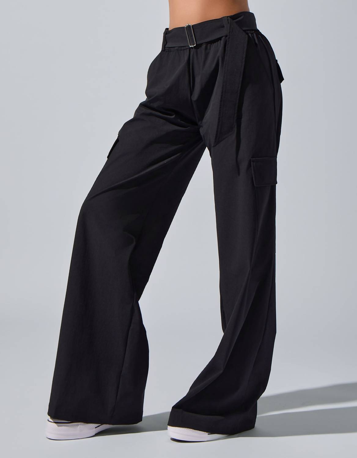 HEROINE SPORT Ava Performance Cargo Pants in black - women's pants - view 5
