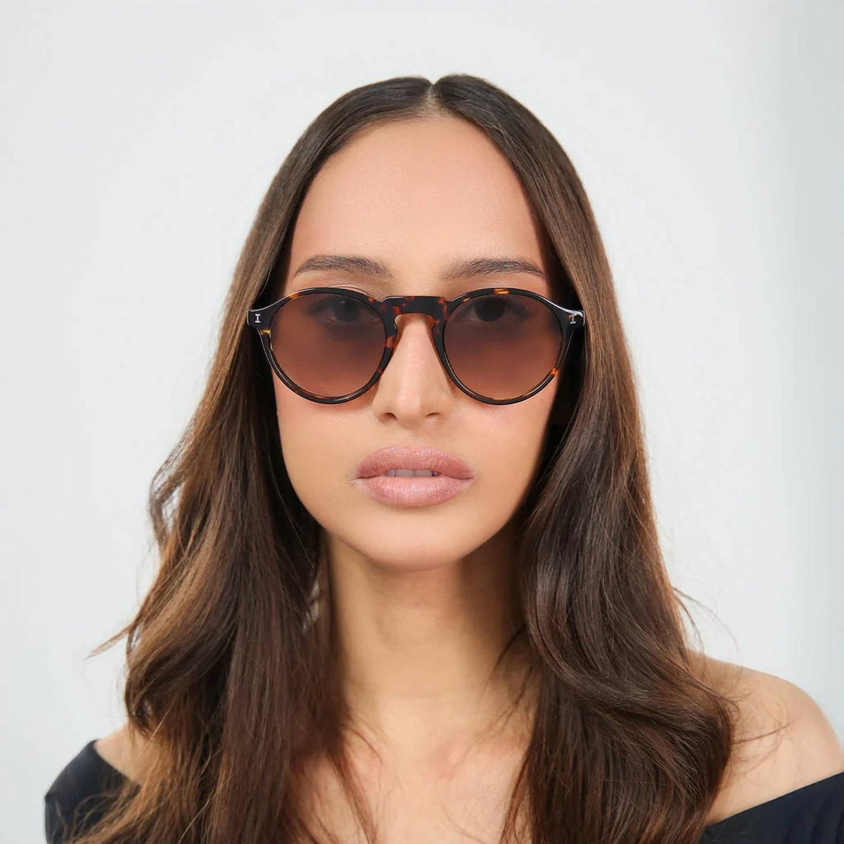 Illesteva - Women's Capri Sunglasses