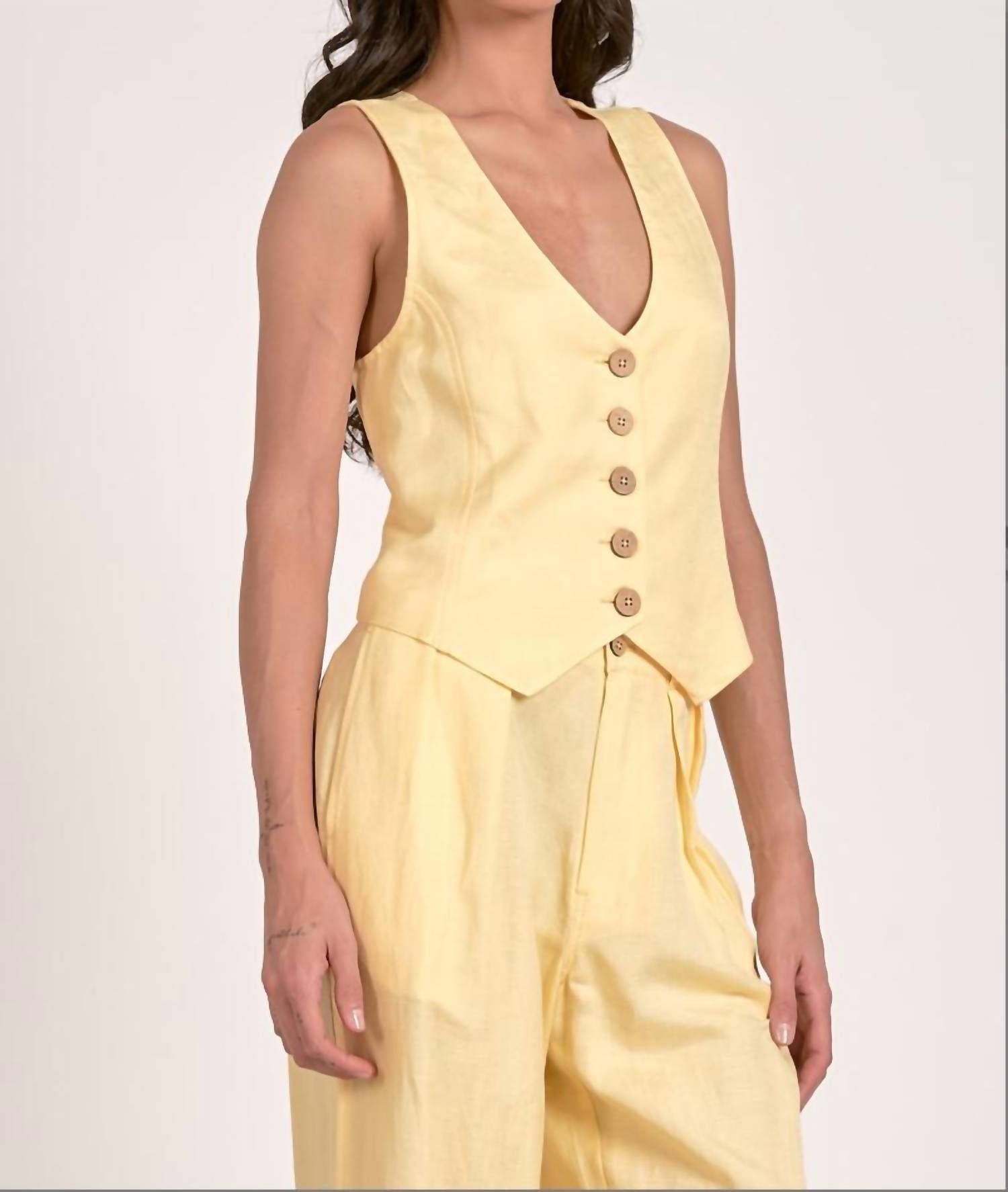 ELAN Lizzy Vest in vanilla - women's tank top - detail view