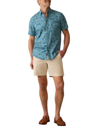 Faherty Short Sleeve Breeze Shirt in stormy sea floral - men's shirt