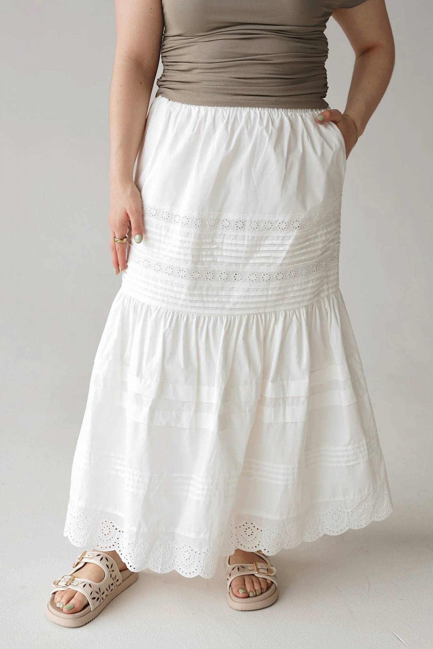 Le Lis - Slow Living Eyelet Tiered Maxi Skirt With Pockets