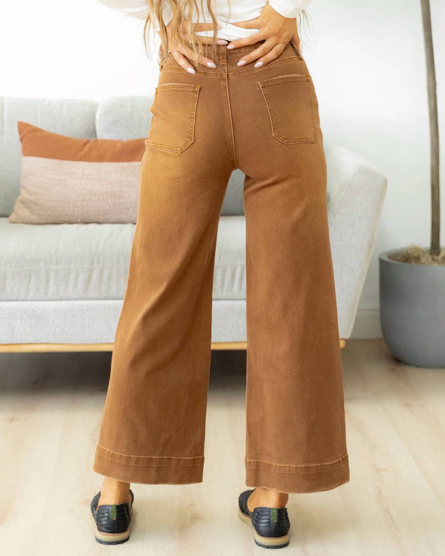 Indie & Co - Cropped High Rise Jeans