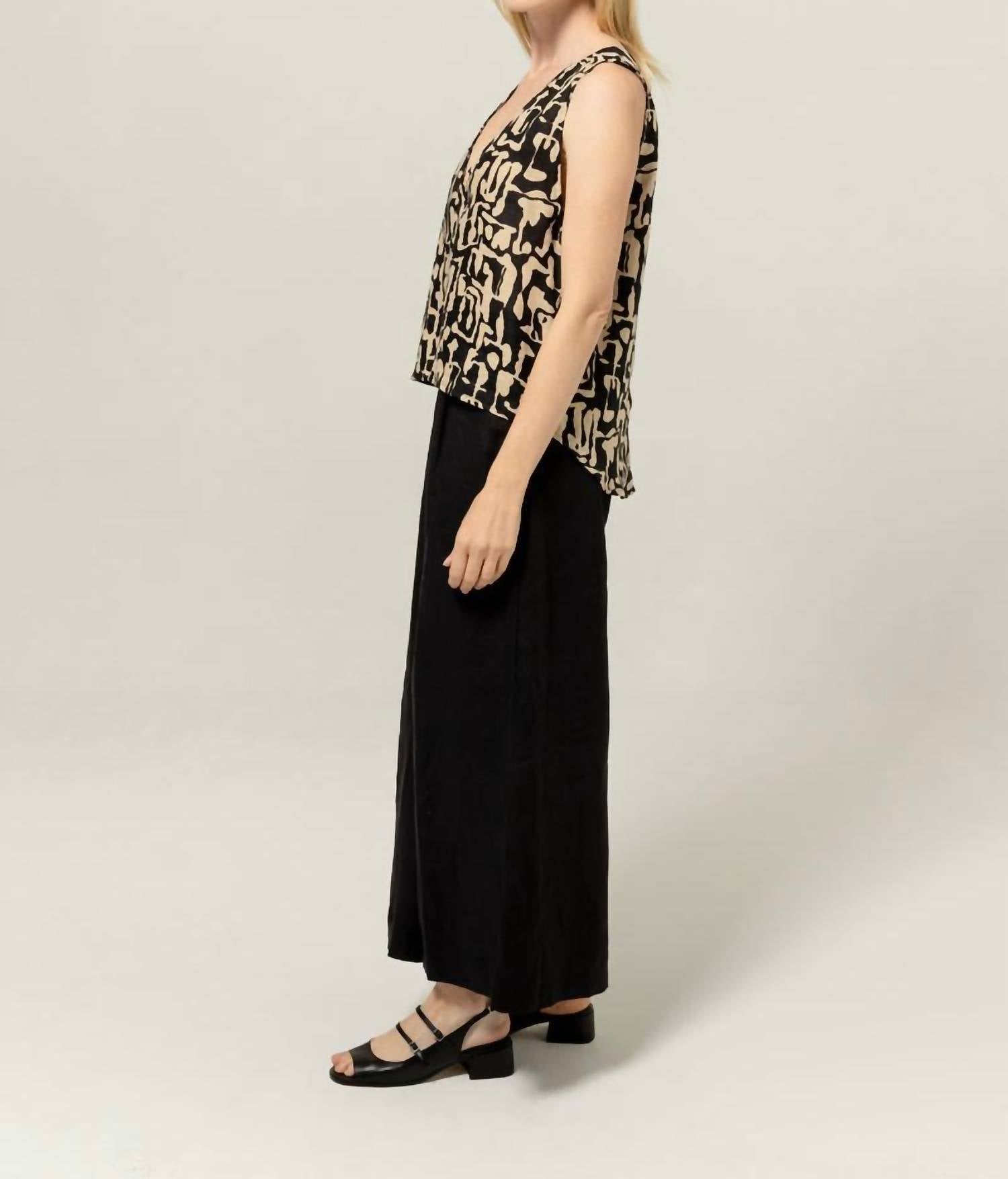Bel Kazan - Lyra Sleeveless V-neck Top