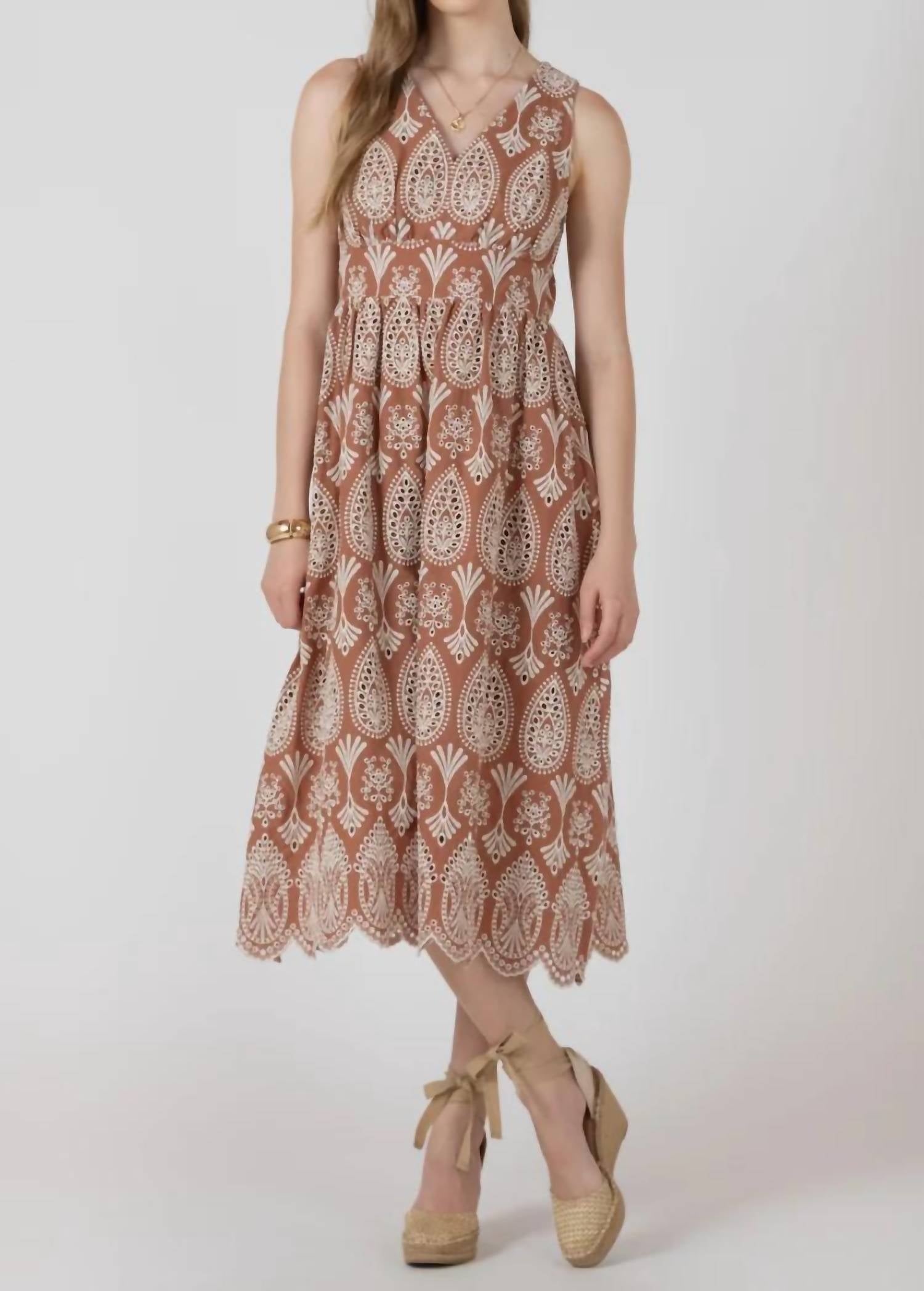Dex - V-neck Sleeveless Dress