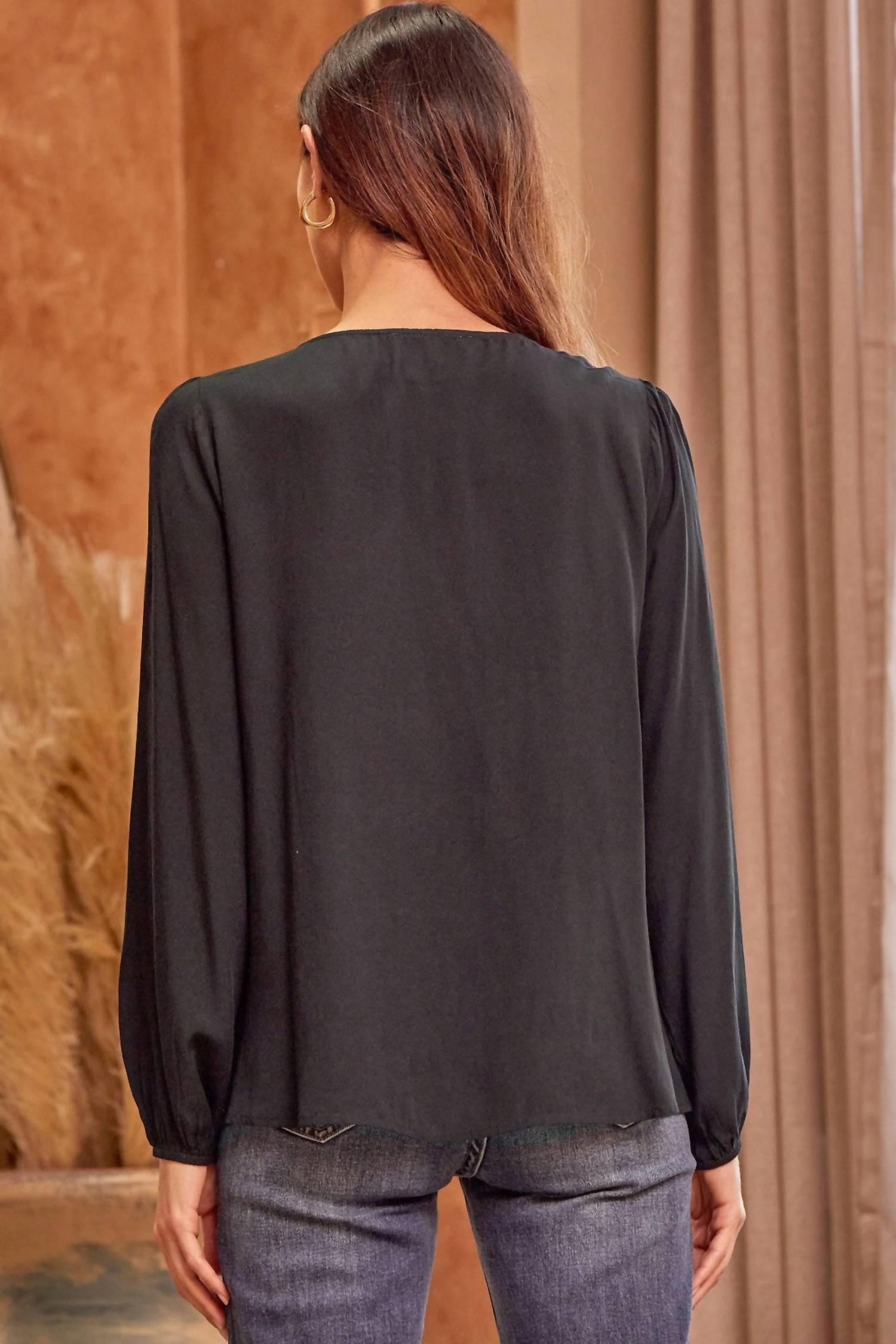 Andree By Unit - Floral Embroidered Blouse
