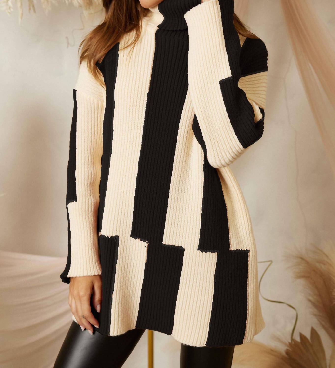 Endless Blu. - Abstract Stripe Sweater