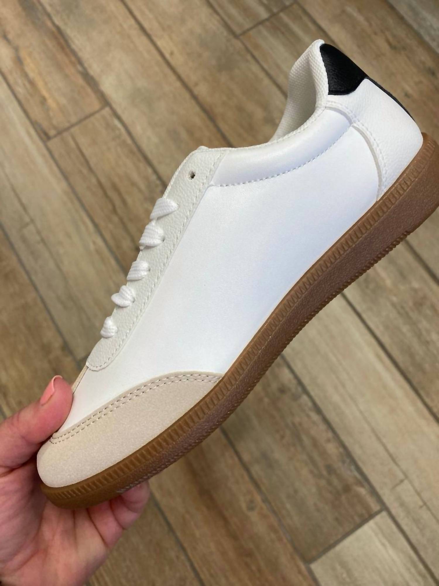 Outwoods - Women's Great-1 Sneaker