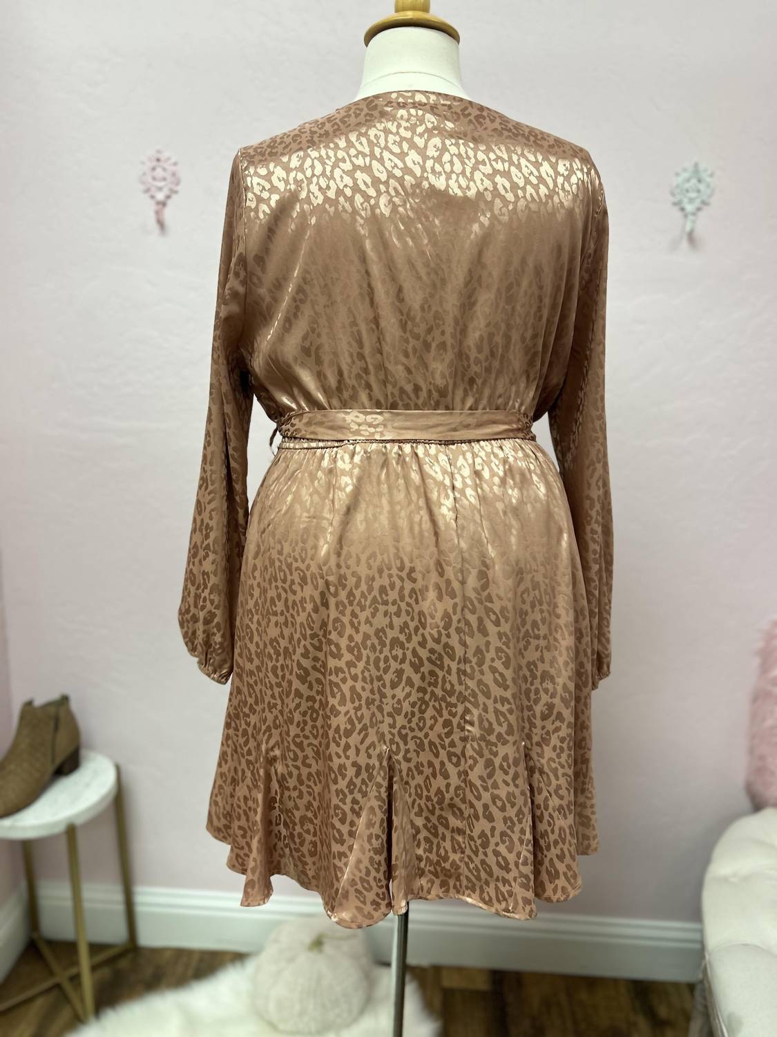 PLUS SIZE TONAL LEOPARD SATIN WOVEN DRESS