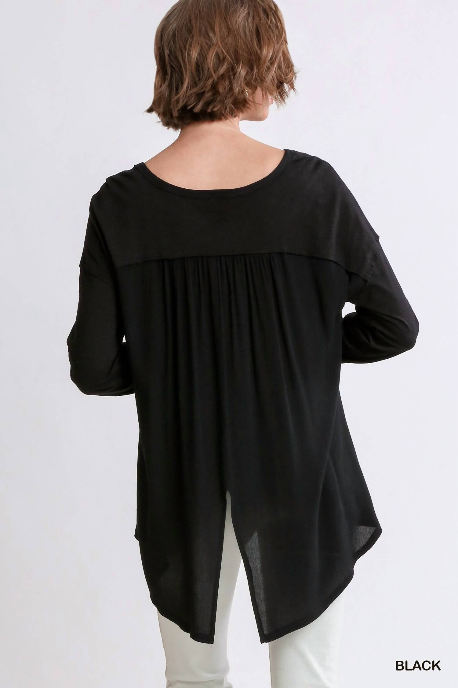 Umgee - Round Neck Slub Knit Woven Top