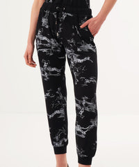 french kyss Women's Abstract Print Jogger in black white - women's pants