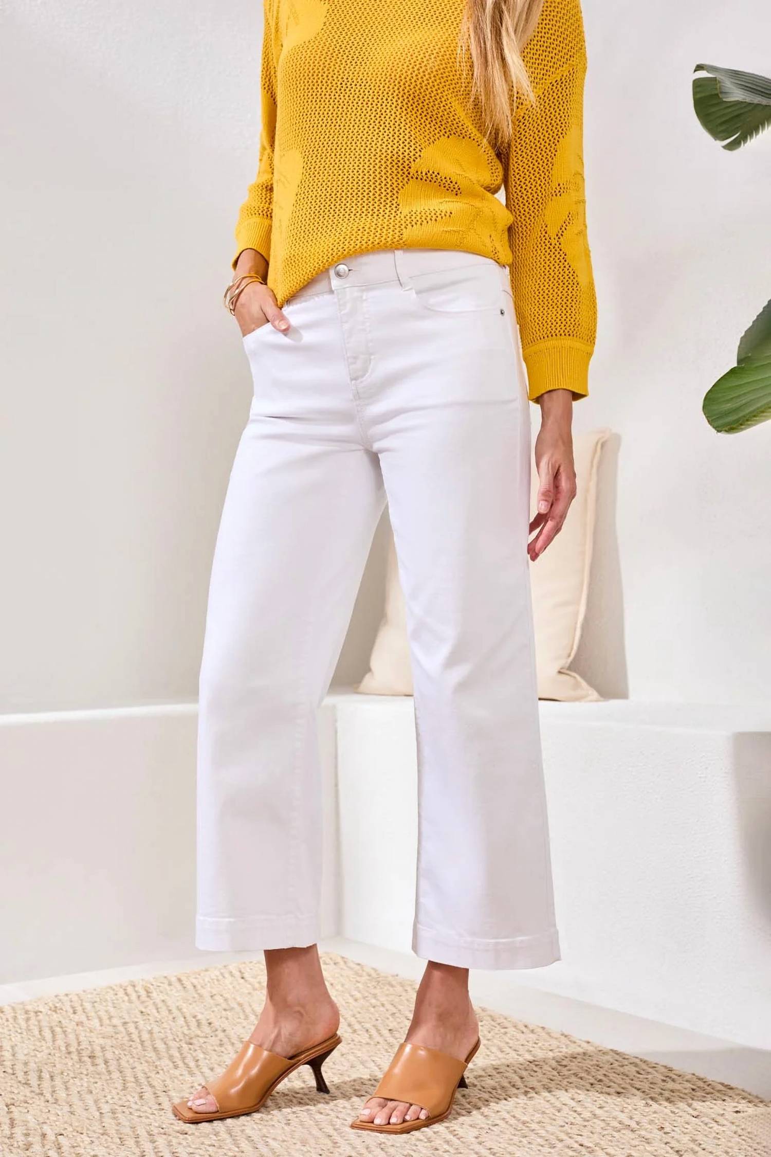 Tribal - Audrey Hugging Wide Crop Jean
