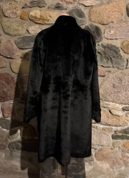 Love Token - Women's Tracy Faux Fur Coat With Suede Lining