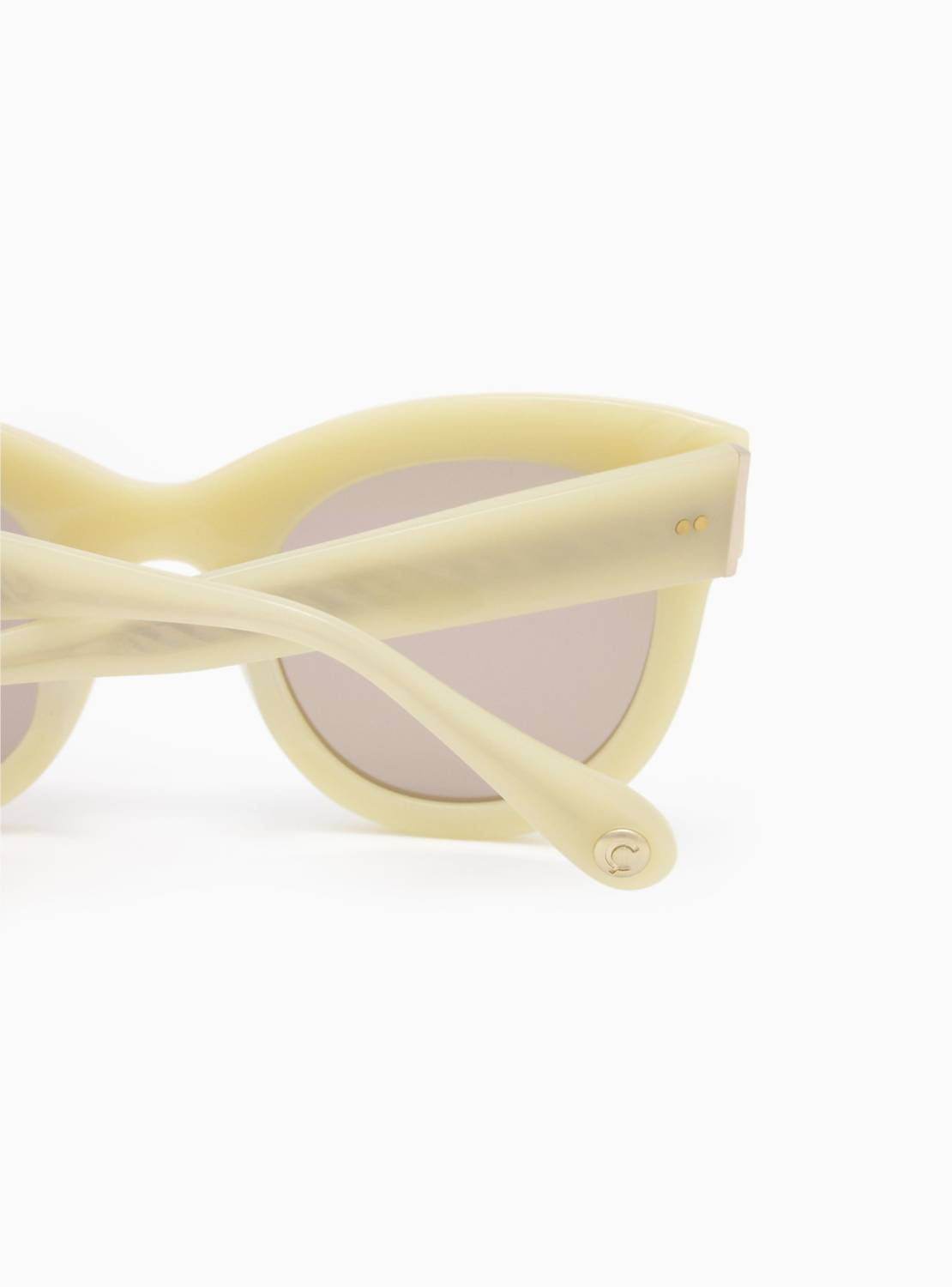 Aperçu Eyewear - Women's Le Chat Cat-eye Sunglasses