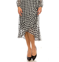 Maison Tara - Houndstooth Long Sleeve Midi Dress
