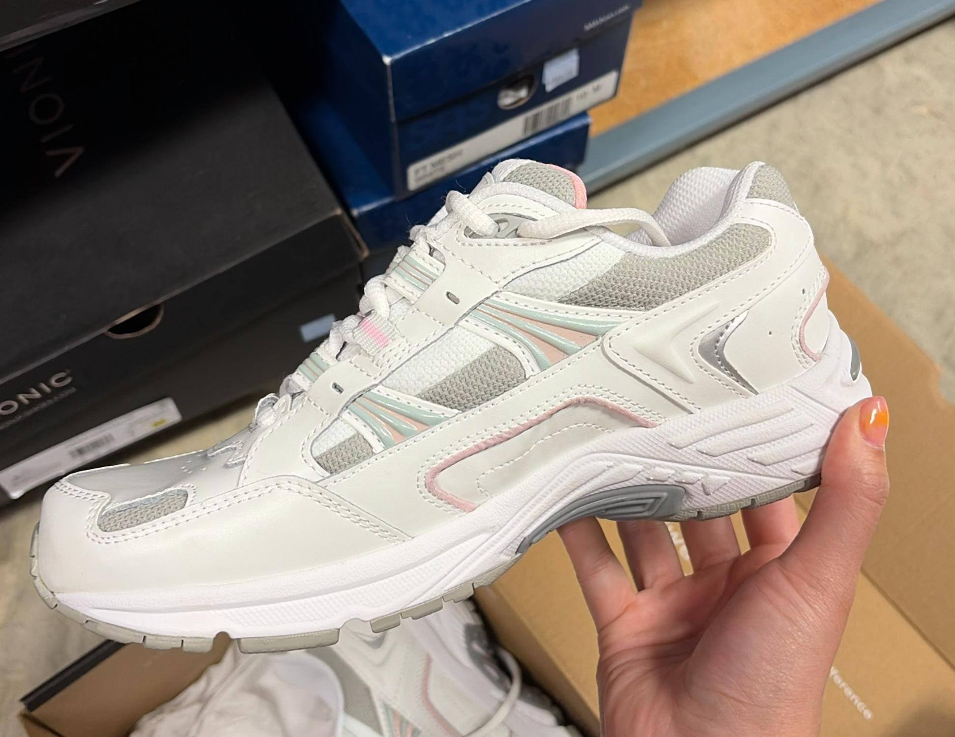 Vionic - Women's 23walk Comfortable Sneaker