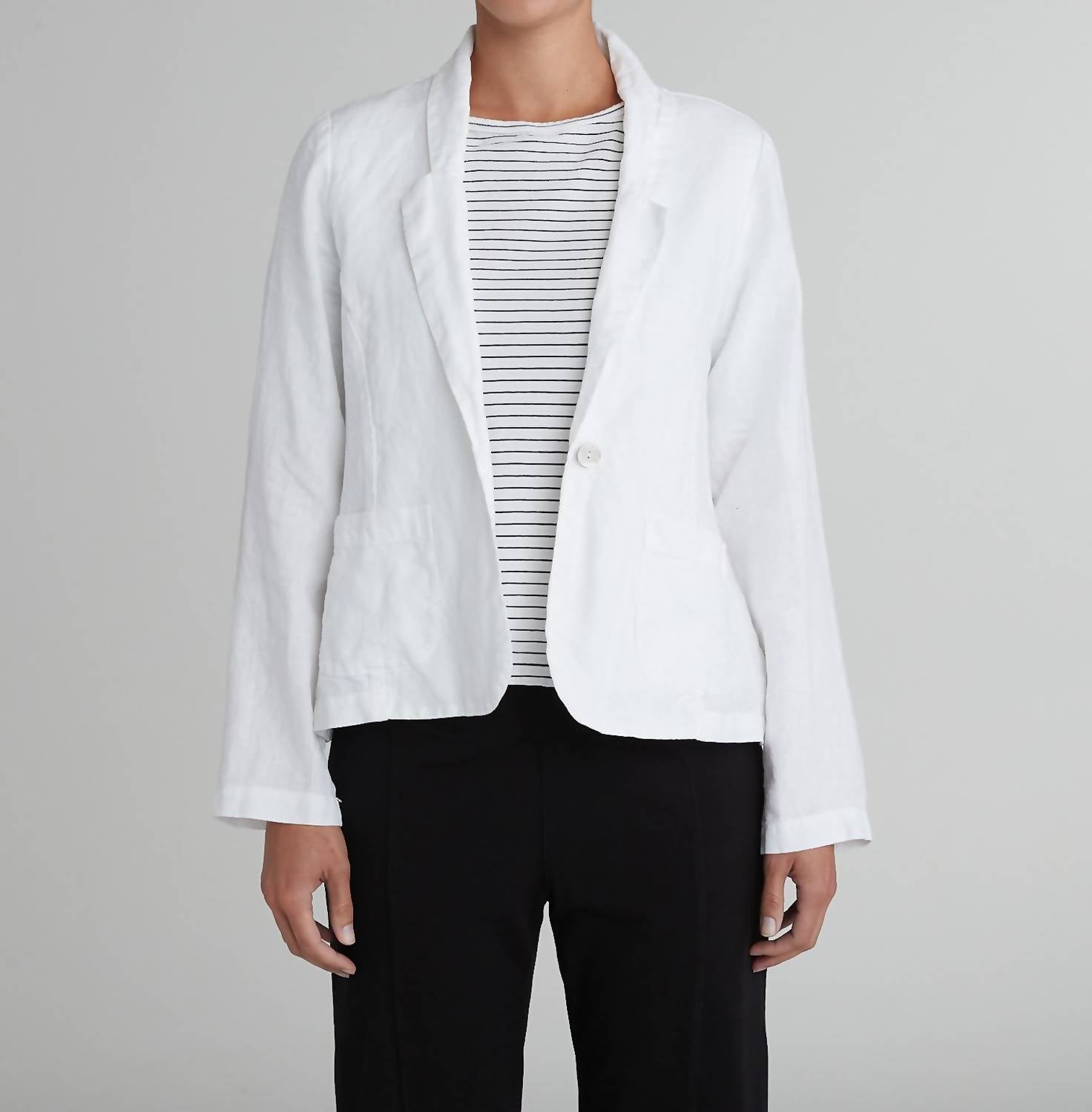 Cut Loose - Solid Linen Button Blazer